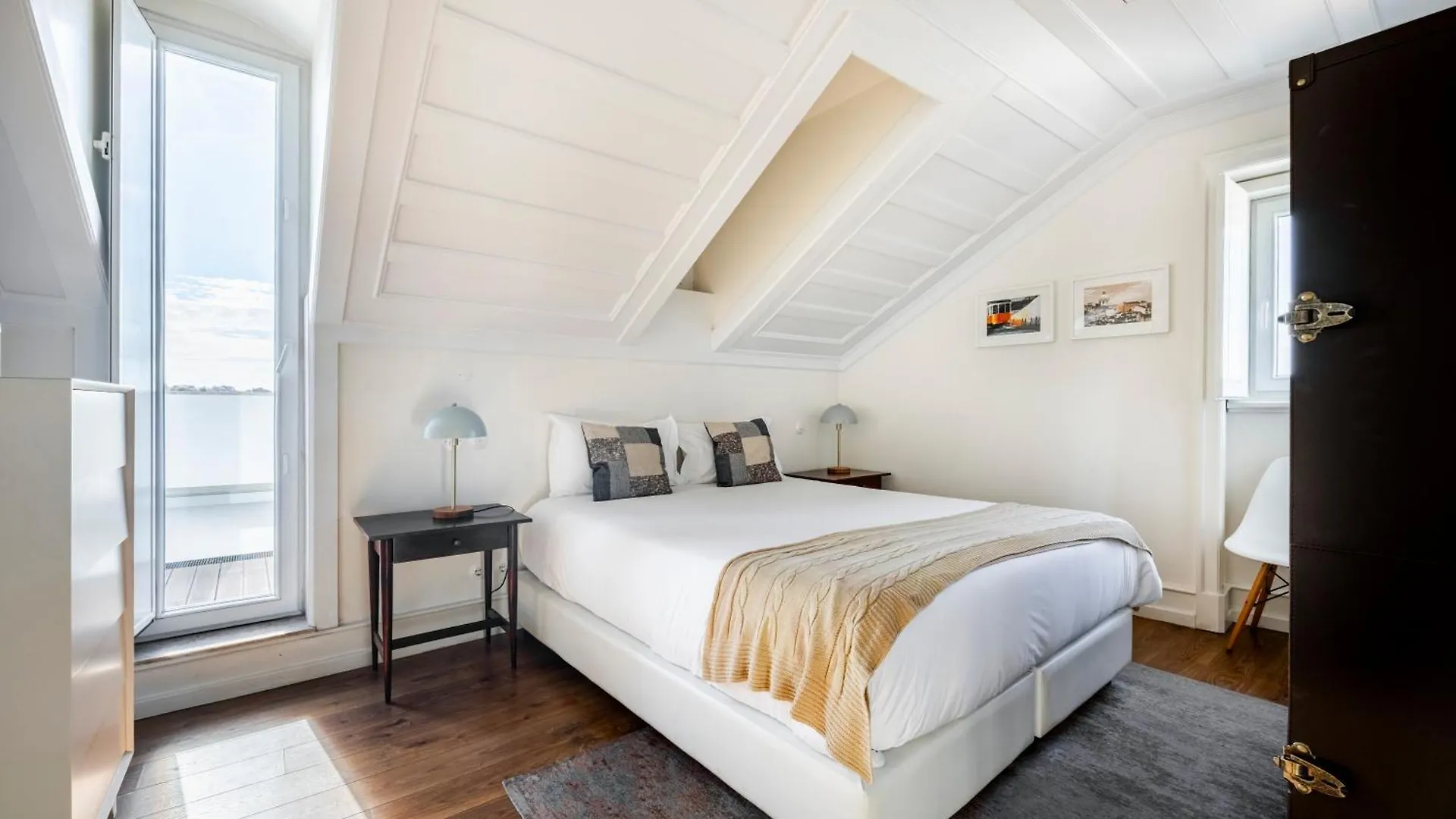 Chiado Trindade Apartments | Lisbon Best Apartments 0*,